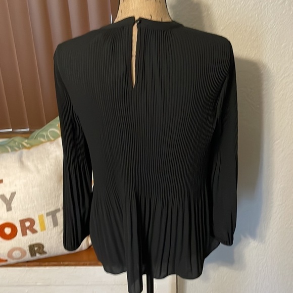 Adrianna Papell Black long sleeved blouse with keyhole button back. NWT. - Picture 4 of 10